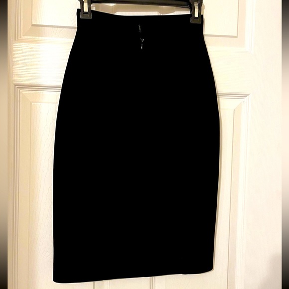 Aquilano Rimondi Fitted Pencil Skirt - Picture 2 of 11